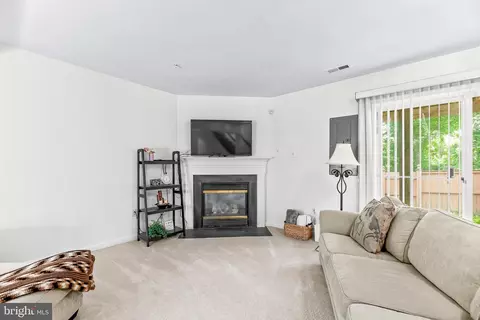 Living - 10007 Tulip Tree Dr, Bowie, MD 20721 photo 2 of 3