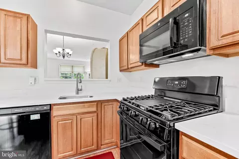 Kitchen - 10007 Tulip Tree Dr, Bowie, MD 20721 photo 5 of 9
