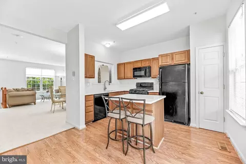 Kitchen - 10007 Tulip Tree Dr, Bowie, MD 20721 photo 6 of 9