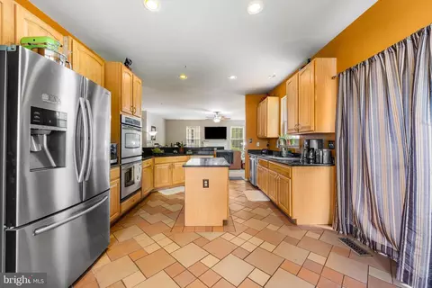 Kitchen - 6338 Kinsey Ter, Lanham, MD 20706 photo 2 of 8