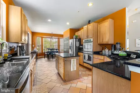 Kitchen - 6338 Kinsey Ter, Lanham, MD 20706 photo 6 of 8