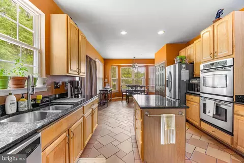 Kitchen - 6338 Kinsey Ter, Lanham, MD 20706 photo 5 of 8