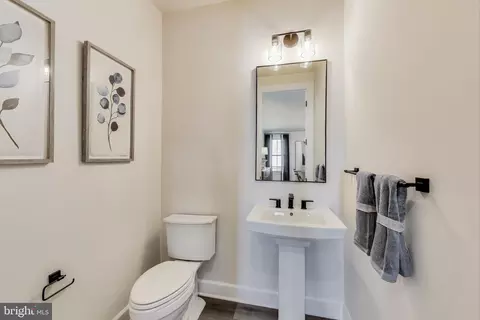 6501 Clubhouse Dr, Laurel, MD 20708 photo 21
