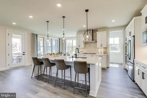 6501 Clubhouse Dr, Laurel, MD 20708 photo 11