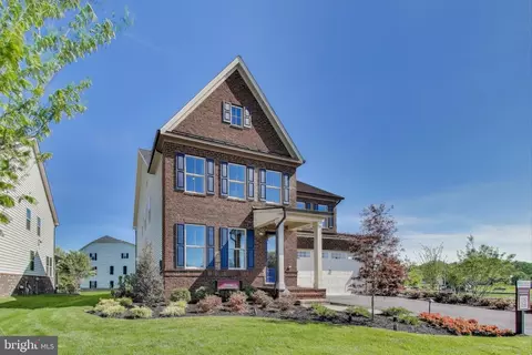 6501 Clubhouse Dr, Laurel, MD 20708 photo 3