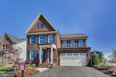 6501 Clubhouse Dr, Laurel, MD 20708 photo 2