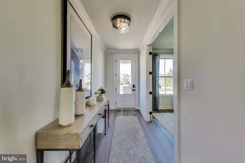 6501 Clubhouse Dr, Laurel, MD 20708 photo 5
