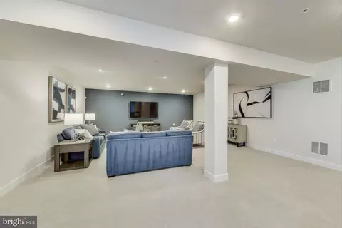 6501 Clubhouse Dr, Laurel, MD 20708 photo 47