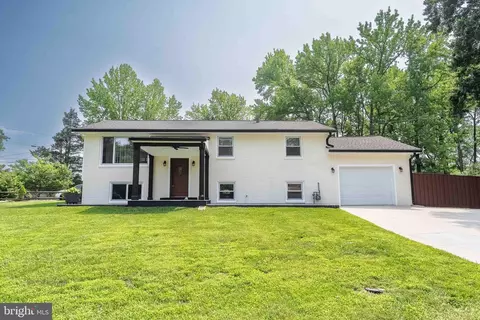 1815 Hollydale Rd, Fort Washington, MD 20744