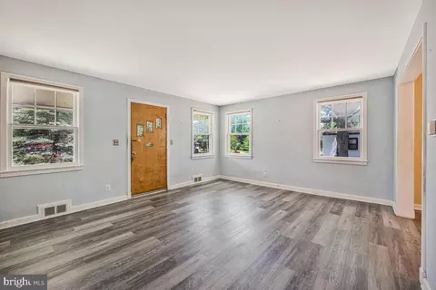 9425 Washington Blvd, Lanham, MD 20706 photo 8