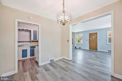 9425 Washington Blvd, Lanham, MD 20706 photo 11