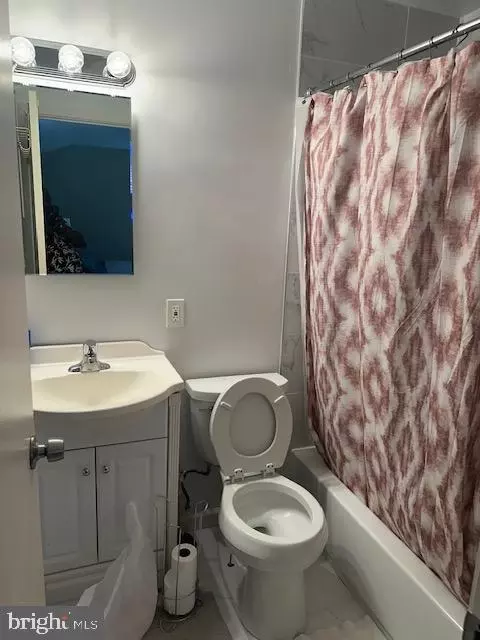 Bath - 7520 Wilhelm Dr, Lanham, MD 20706 photo 4 of 4