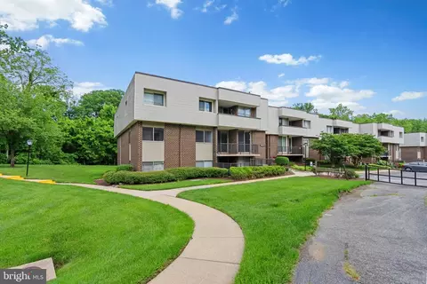 10234 Prince Pl #17-T2, Marlboro, MD 20774