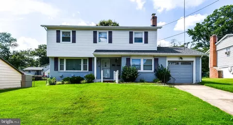 6936 Lamont Dr, Lanham, MD 20706