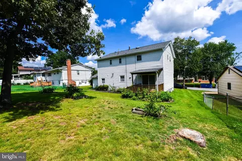 Exterior - 6936 Lamont Dr, Lanham, MD 20706 photo 9 of 10