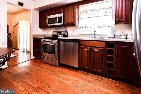 Kitchen - 6936 Lamont Dr, Lanham, MD 20706 photo 6 of 7