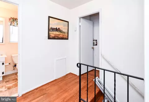 Entry Way - 6936 Lamont Dr, Lanham, MD 20706 photo 5 of 6