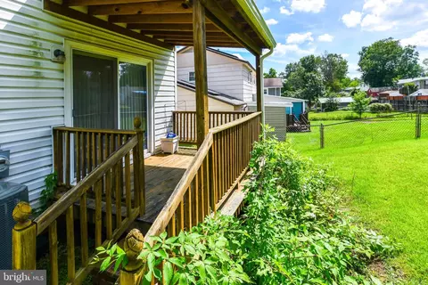 Exterior - 6936 Lamont Dr, Lanham, MD 20706 photo 8 of 10