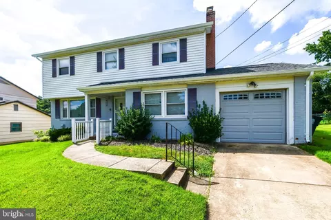 Exterior - 6936 Lamont Dr, Lanham, MD 20706 photo 6 of 10