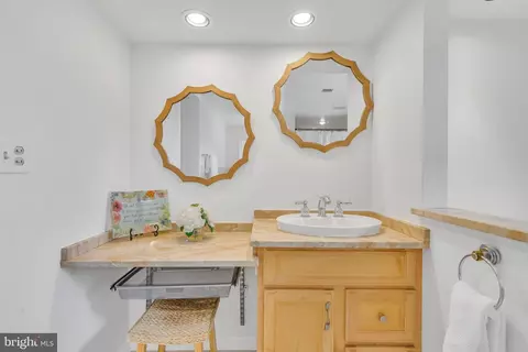 Bath - 4905 Smithwick Ln, Bowie, MD 20720 photo 1 of 7