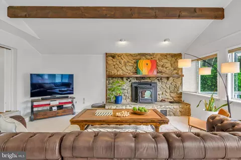 Living - 4905 Smithwick Ln, Bowie, MD 20720 photo 6 of 7