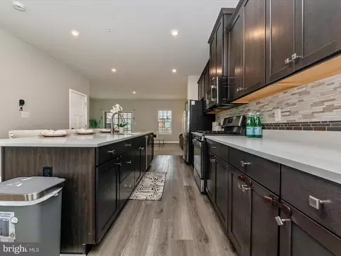 14716 Spring Haven Ln, Laurel, MD 20707 photo 5