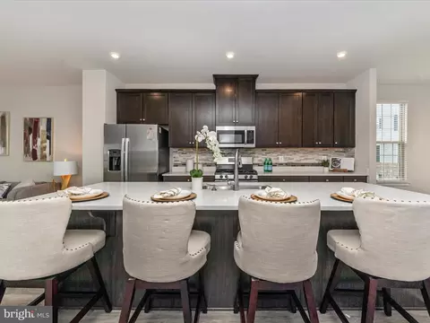 14716 Spring Haven Ln, Laurel, MD 20707 photo 2