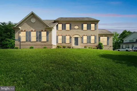 11305 Springpark Ct, Glenn Dale, MD 20769