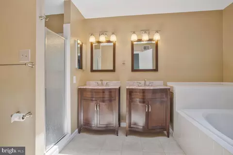 Bath - 9213 Fairlane Pl, Laurel, MD 20708 photo 2 of 5