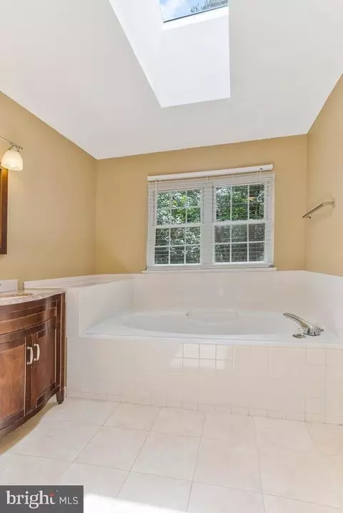 Bath - 9213 Fairlane Pl, Laurel, MD 20708 photo 5 of 5