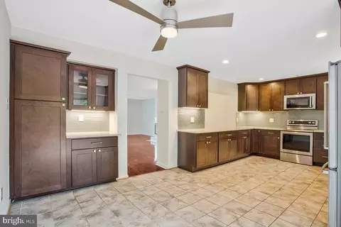 Entry Way - 9213 Fairlane Pl, Laurel, MD 20708 photo 7 of 7