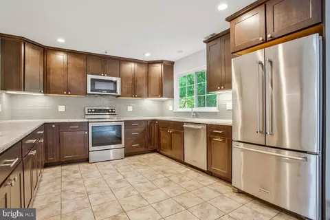 Kitchen - 9213 Fairlane Pl, Laurel, MD 20708 photo 2 of 5