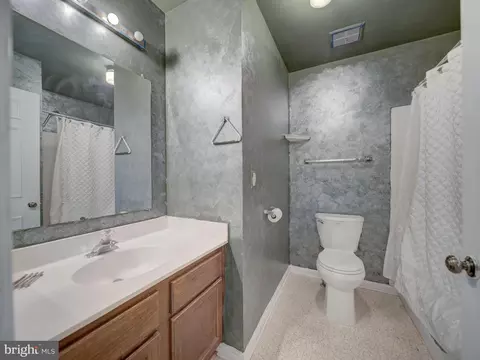 Bath - 10512 Storch, Lanham, MD 20706 photo 3 of 4