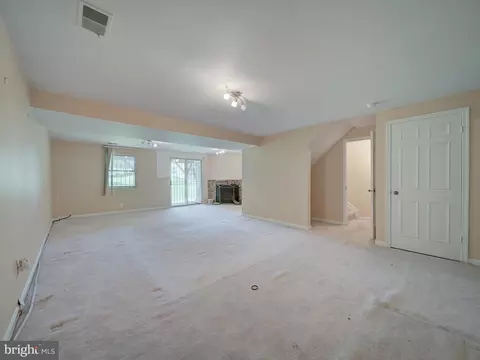 Living - 10512 Storch, Lanham, MD 20706 photo 10 of 11