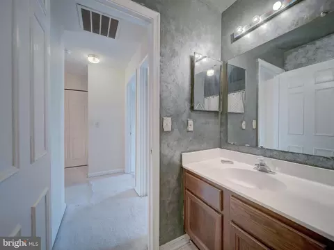 Bath - 10512 Storch, Lanham, MD 20706 photo 4 of 4