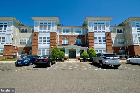 13301 New Acadia Ln #204, Marlboro, MD 20774
