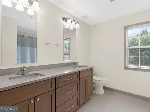 Bath - 16103 Arrowroot Ct, Bowie, MD 20716 photo 3 of 5