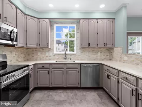 Kitchen - 16103 Arrowroot Ct, Bowie, MD 20716 photo 1 of 5