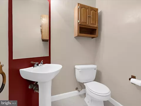 Bath - 16103 Arrowroot Ct, Bowie, MD 20716 photo 1 of 5