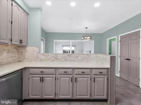 Kitchen - 16103 Arrowroot Ct, Bowie, MD 20716 photo 3 of 5