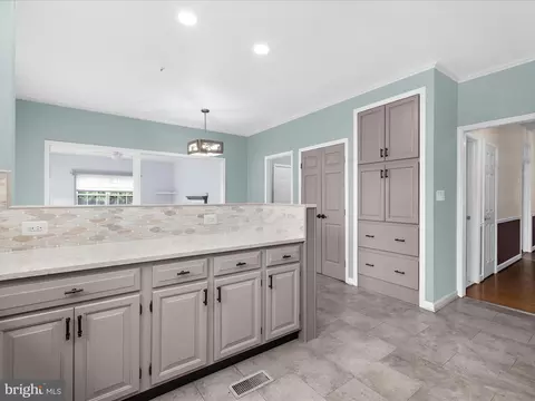 Kitchen - 16103 Arrowroot Ct, Bowie, MD 20716 photo 5 of 5