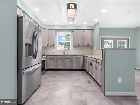 Kitchen - 16103 Arrowroot Ct, Bowie, MD 20716 photo 2 of 5