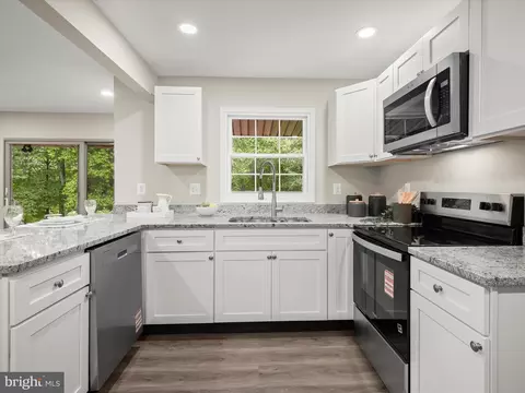 Kitchen - 8906 Eastbourne Ln, Laurel, MD 20708 photo 3 of 5