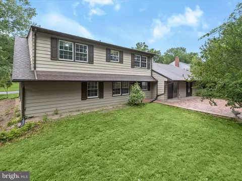 Exterior - 8906 Eastbourne Ln, Laurel, MD 20708 photo 5 of 5
