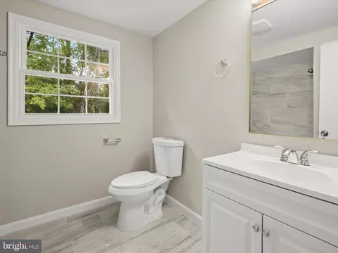 Bath - 8906 Eastbourne Ln, Laurel, MD 20708 photo 4 of 5