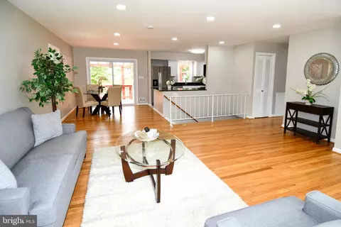 Living - 9616 Small Dr, Clinton, MD 20735 photo 6 of 7