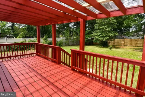 Exterior - 9616 Small Dr, Clinton, MD 20735 photo 4 of 5
