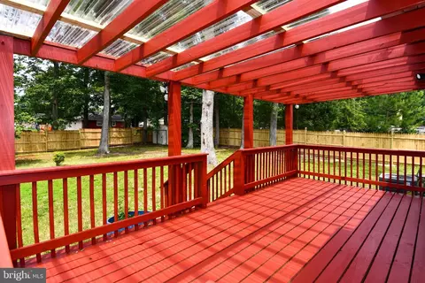 Exterior - 9616 Small Dr, Clinton, MD 20735 photo 3 of 5