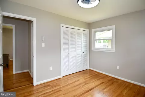 Bedroom - 9616 Small Dr, Clinton, MD 20735 photo 4 of 7