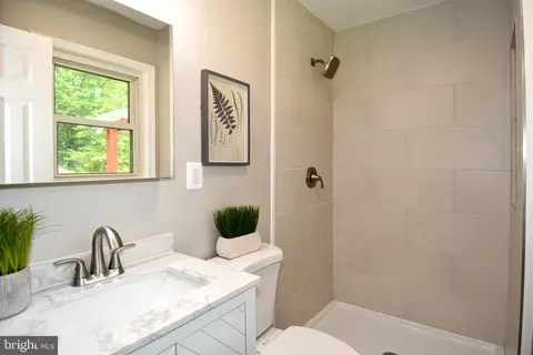 Bath - 9616 Small Dr, Clinton, MD 20735 photo 5 of 8